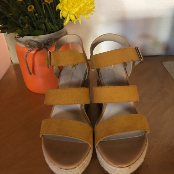 Free People - BC Footwear Vegan Suede Wedges - Picture 4 of 6